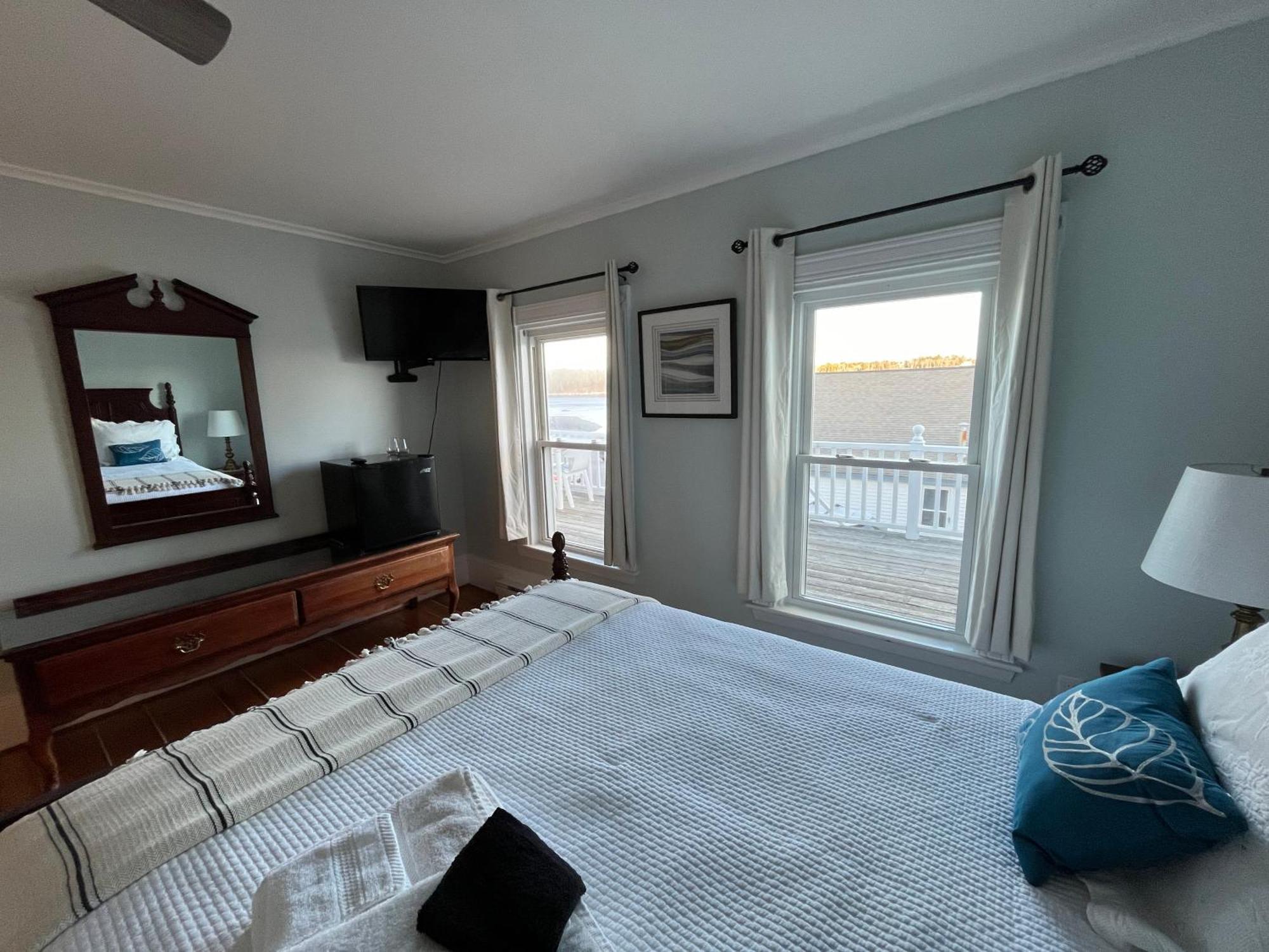 Spinneys Guesthouse & Beach Cottages Phippsburg Экстерьер фото